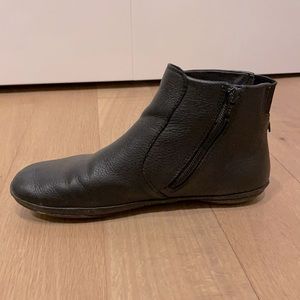 Camper ankle black leather boots